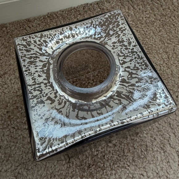 Glass Tissue Box Holder - Picture 2 of 4